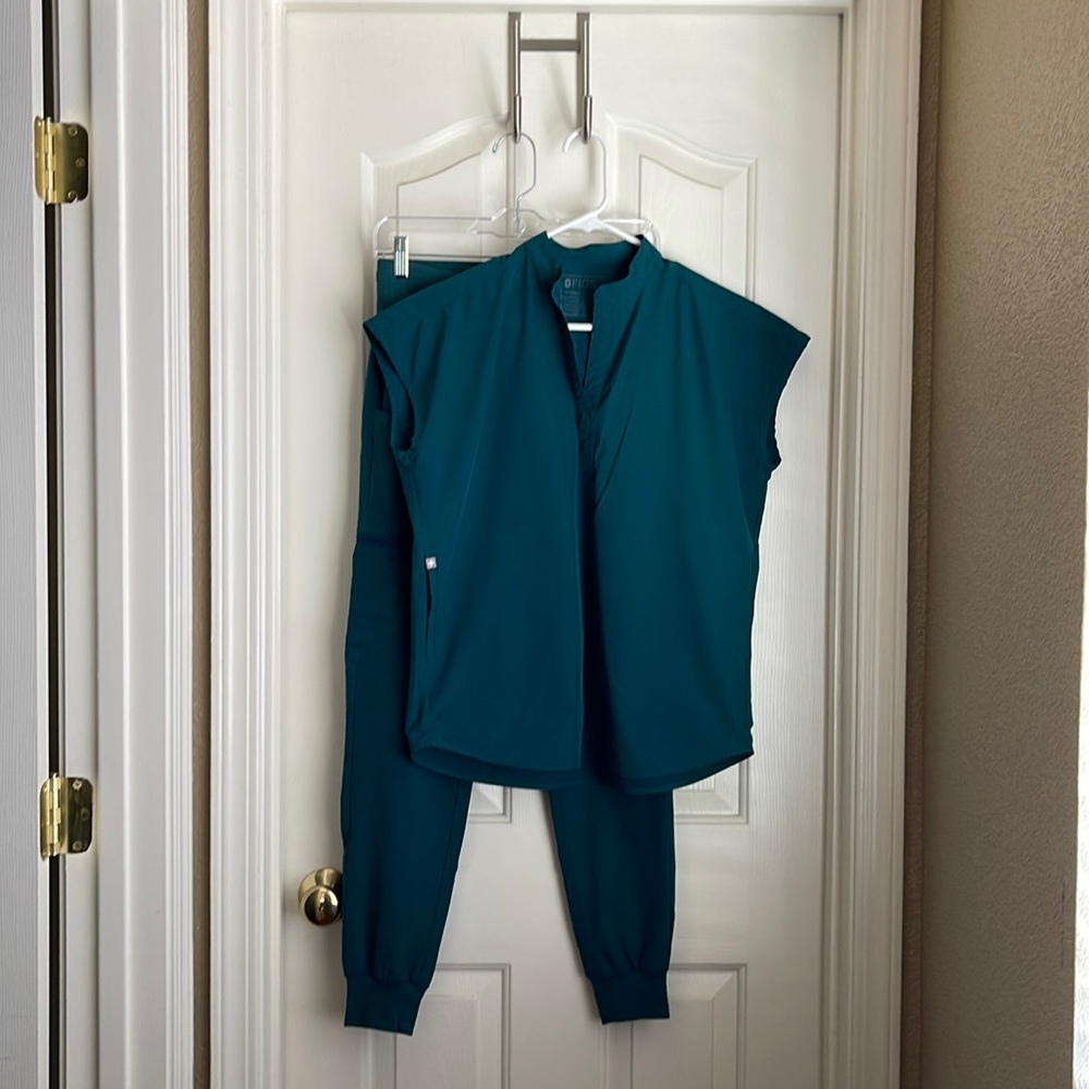 XXS FIONLITE Caribbean Blue Scrub Top & XS FIONLITE Caribbean Blue Scrub Pants.